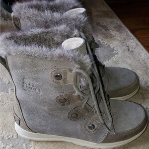SOREL EXPLORER JOAN BOOTS WOMEN'S size 7